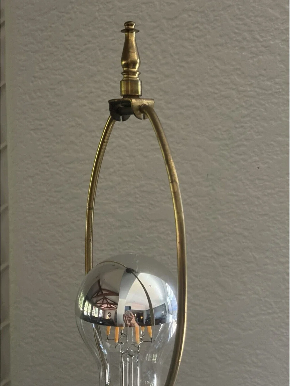 Vintage 29” tall Brass/bronze American Eagle Lamp Ceramic Base EUC